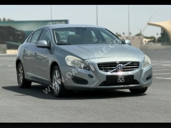 فولفو  اس  60  2011  اوتوماتيك  68,000 كم  4 سلندر  سحب امامي  سيدان  فضي