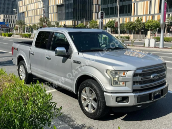Ford  F  150 Platinum  2016  Automatic  194,000 Km  6 Cylinder  Four Wheel Drive (4WD)  Pick Up  Gray and Silver
