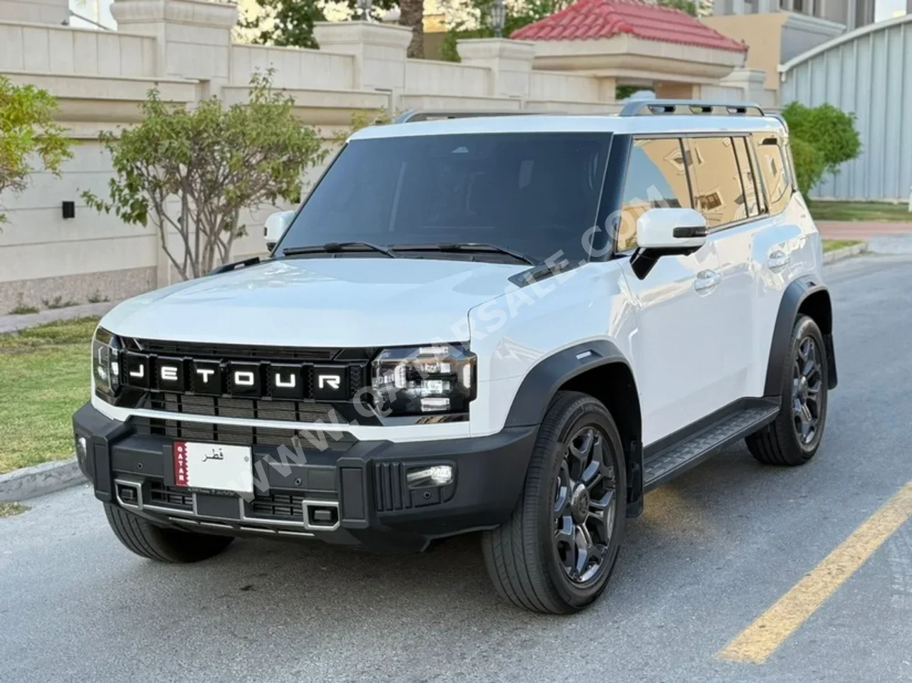 Jetour  T2  Luxury  2025  Automatic  19,000 Km  4 Cylinder  Four Wheel Drive (4WD)  SUV  White  With Warranty