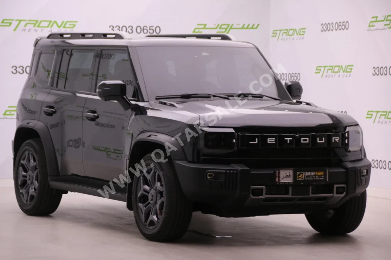 Jetour  T2  Luxury  2025  Automatic  18,000 Km  4 Cylinder  Four Wheel Drive (4WD)  SUV  Black  With Warranty