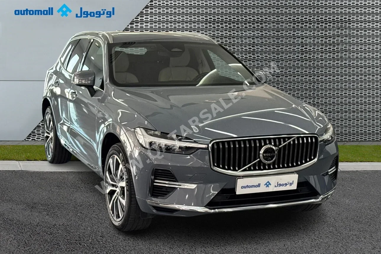 Volvo  XC  60  2022  Automatic  70,965 Km  4 Cylinder  All Wheel Drive (AWD)  SUV  Silver