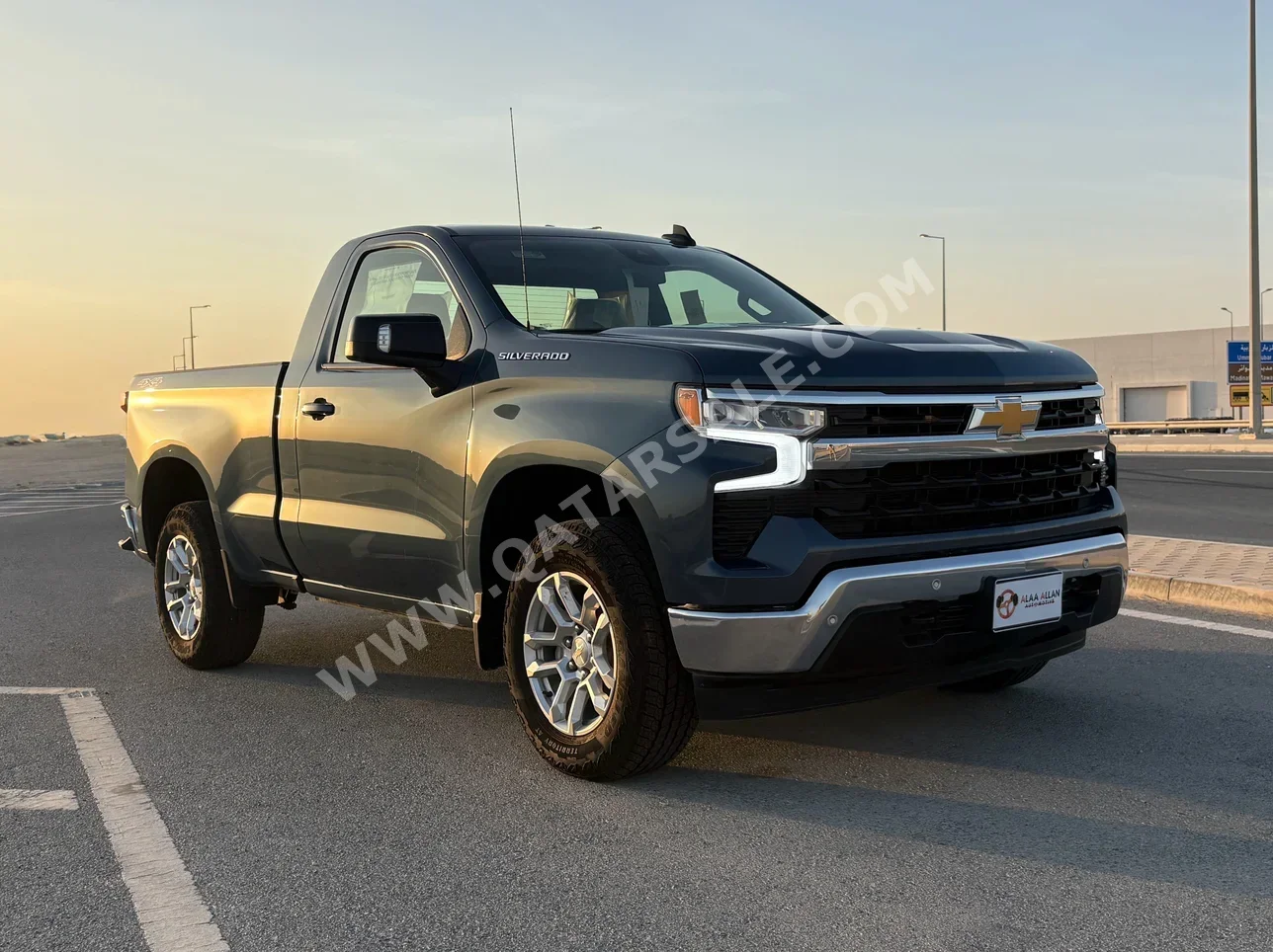Chevrolet  Silverado  LT  2024  Automatic  0 Km  8 Cylinder  Four Wheel Drive (4WD)  Pick Up  Black  With Warranty