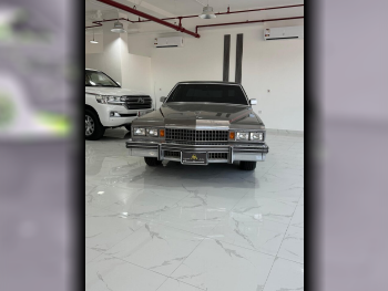 كاديلاك  كلاسيك  1978  اوتوماتيك  61,000 كم  8 سلندر  دفع خلفي  كلاسك  رمادي