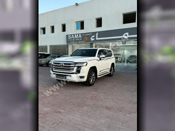 Toyota  Land Cruiser  VXR Twin Turbo  2023  Automatic  600 Km  6 Cylinder  Four Wheel Drive (4WD)  SUV  White  With Warranty