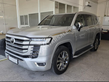 Toyota  Land Cruiser  VXR Twin Turbo  2022  Automatic  101,000 Km  6 Cylinder  Four Wheel Drive (4WD)  SUV  Silver