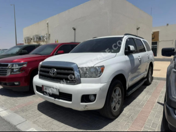 Toyota  Sequoia  SR5  2016  Automatic  179,000 Km  8 Cylinder  Four Wheel Drive (4WD)  SUV  White