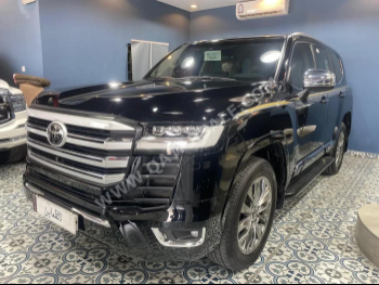 Toyota  Land Cruiser  VXR Twin Turbo  2023  Automatic  34,000 Km  6 Cylinder  Four Wheel Drive (4WD)  SUV  Black  With Warranty