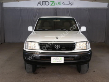 تويوتا  لاند كروزر  جي اكس  2002  عادي  278,000 كم  6 سلندر  دفع رباعي  اس يو في  أبيض