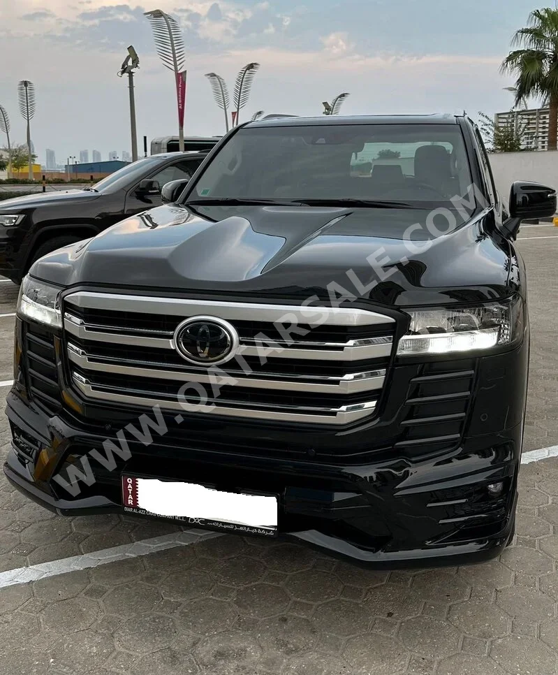 Toyota  Land Cruiser  GXR  2022  Automatic  27,000 Km  6 Cylinder  Four Wheel Drive (4WD)  SUV  Black