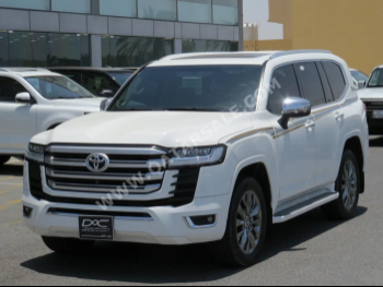 Toyota  Land Cruiser  VX Twin Turbo  2022  Automatic  76,000 Km  6 Cylinder  Four Wheel Drive (4WD)  SUV  White