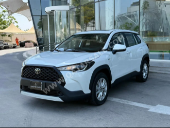 Toyota  Corolla  Cross Hybrid  2025  Automatic  0 Km  4 Cylinder  Four Wheel Drive (4WD)  SUV  White  With Warranty