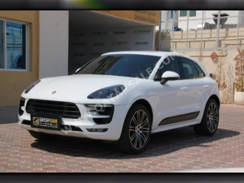 Porsche  Macan  S  2015  Automatic  3,800 Km  6 Cylinder  Four Wheel Drive (4WD)  SUV  White
