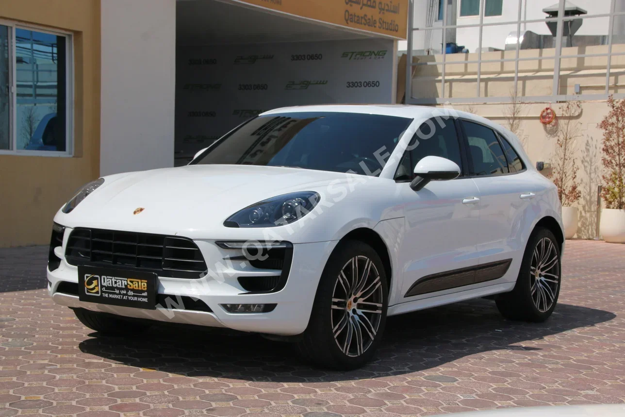 Porsche  Macan  S  2015  Automatic  3,800 Km  6 Cylinder  Four Wheel Drive (4WD)  SUV  White