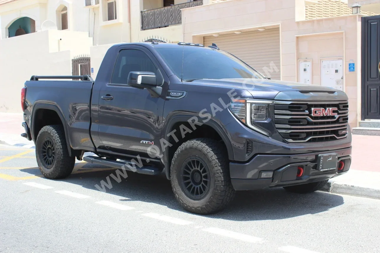GMC  Sierra  AT4  2022  Automatic  41,800 Km  8 Cylinder  Four Wheel Drive (4WD)  Pick Up  Dark Gray  With Warranty
