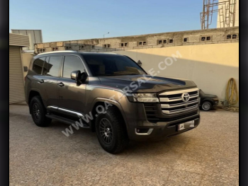 Toyota  Land Cruiser  GXR Twin Turbo  2023  Automatic  90,000 Km  6 Cylinder  Four Wheel Drive (4WD)  SUV  Gray  With Warranty