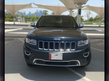 Jeep  Grand Cherokee  Limited  2014  Automatic  250,000 Km  6 Cylinder  Four Wheel Drive (4WD)  SUV  Black and Beige
