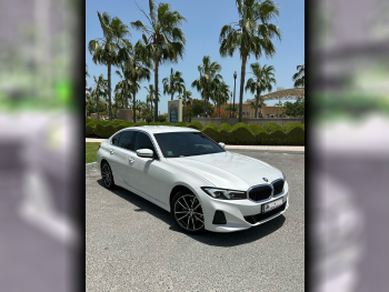 BMW  3-Series  320  2023  Automatic  25,000 Km  4 Cylinder  Rear Wheel Drive (RWD)  Sedan  White  With Warranty