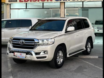 Toyota  Land Cruiser  GXR  2019  Automatic  275,000 Km  6 Cylinder  Four Wheel Drive (4WD)  SUV  White