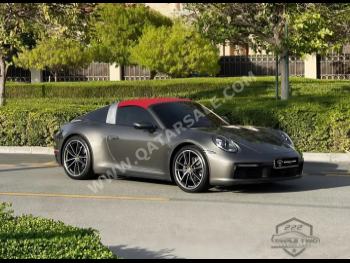 Porsche  911  Targa 4  2023  Automatic  21,700 Km  6 Cylinder  Rear Wheel Drive (RWD)  Coupe / Sport  Gray