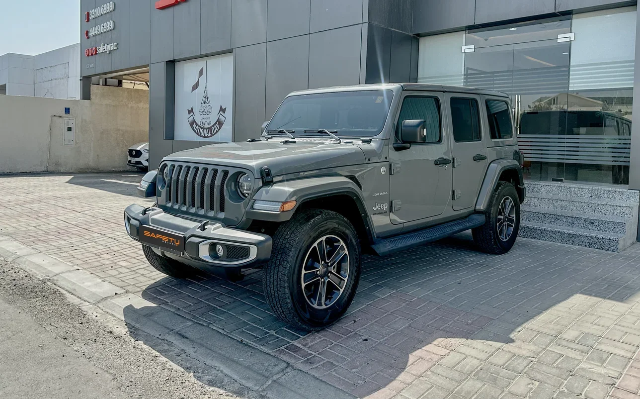 Jeep  Wrangler  Sahara  2023  Automatic  26,000 Km  6 Cylinder  Four Wheel Drive (4WD)  SUV  Gray Metallic  With Warranty