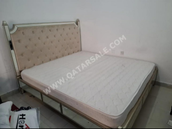 Beds - Queen  - White