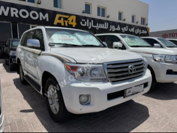 Toyota  Land Cruiser  VXR  2015  Automatic  225,000 Km  8 Cylinder  Four Wheel Drive (4WD)  SUV  White