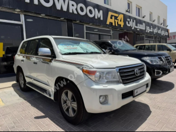 Toyota  Land Cruiser  GXR  2015  Automatic  368,000 Km  8 Cylinder  Four Wheel Drive (4WD)  SUV  White