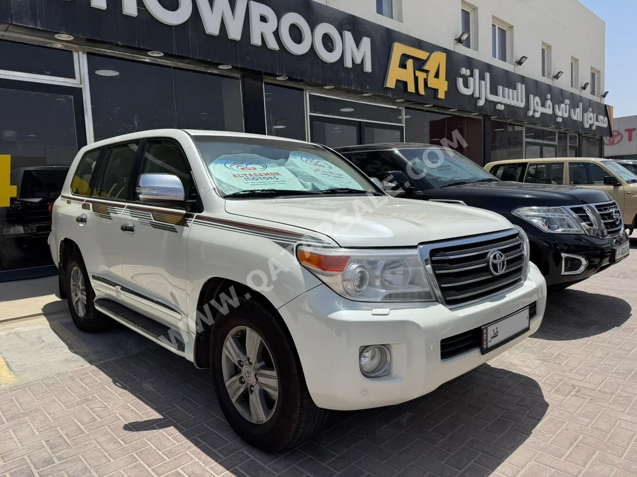 Toyota  Land Cruiser  GXR  2015  Automatic  368,000 Km  8 Cylinder  Four Wheel Drive (4WD)  SUV  White