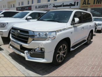 Toyota  Land Cruiser  VXR- Grand Touring S  2020  Automatic  280,000 Km  8 Cylinder  Four Wheel Drive (4WD)  SUV  White