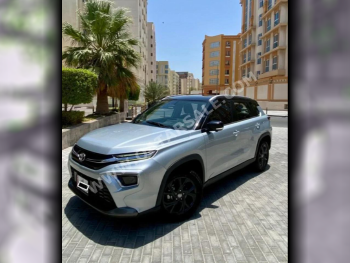 Toyota  Urban Cruiser  2023  Automatic  93,500 Km  4 Cylinder  Front Wheel Drive (FWD)  SUV  Silver  With Warranty