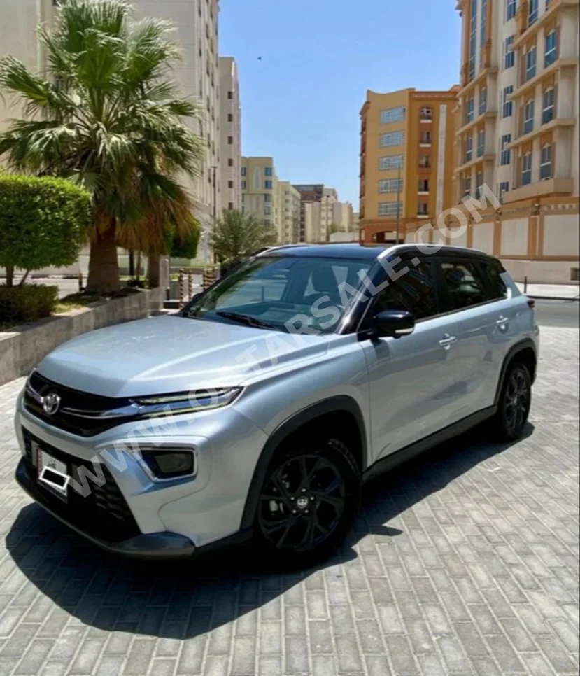Toyota  Urban Cruiser  2023  Automatic  93,500 Km  4 Cylinder  Front Wheel Drive (FWD)  SUV  Silver  With Warranty