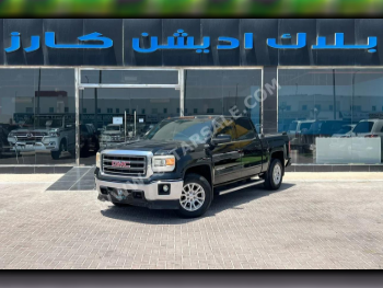 GMC  Sierra  1500  2014  Automatic  226,000 Km  8 Cylinder  Four Wheel Drive (4WD)  Pick Up  Black