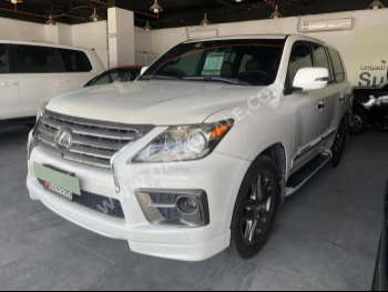 Lexus  LX  570  2014  Automatic  256,000 Km  8 Cylinder  Four Wheel Drive (4WD)  SUV  White