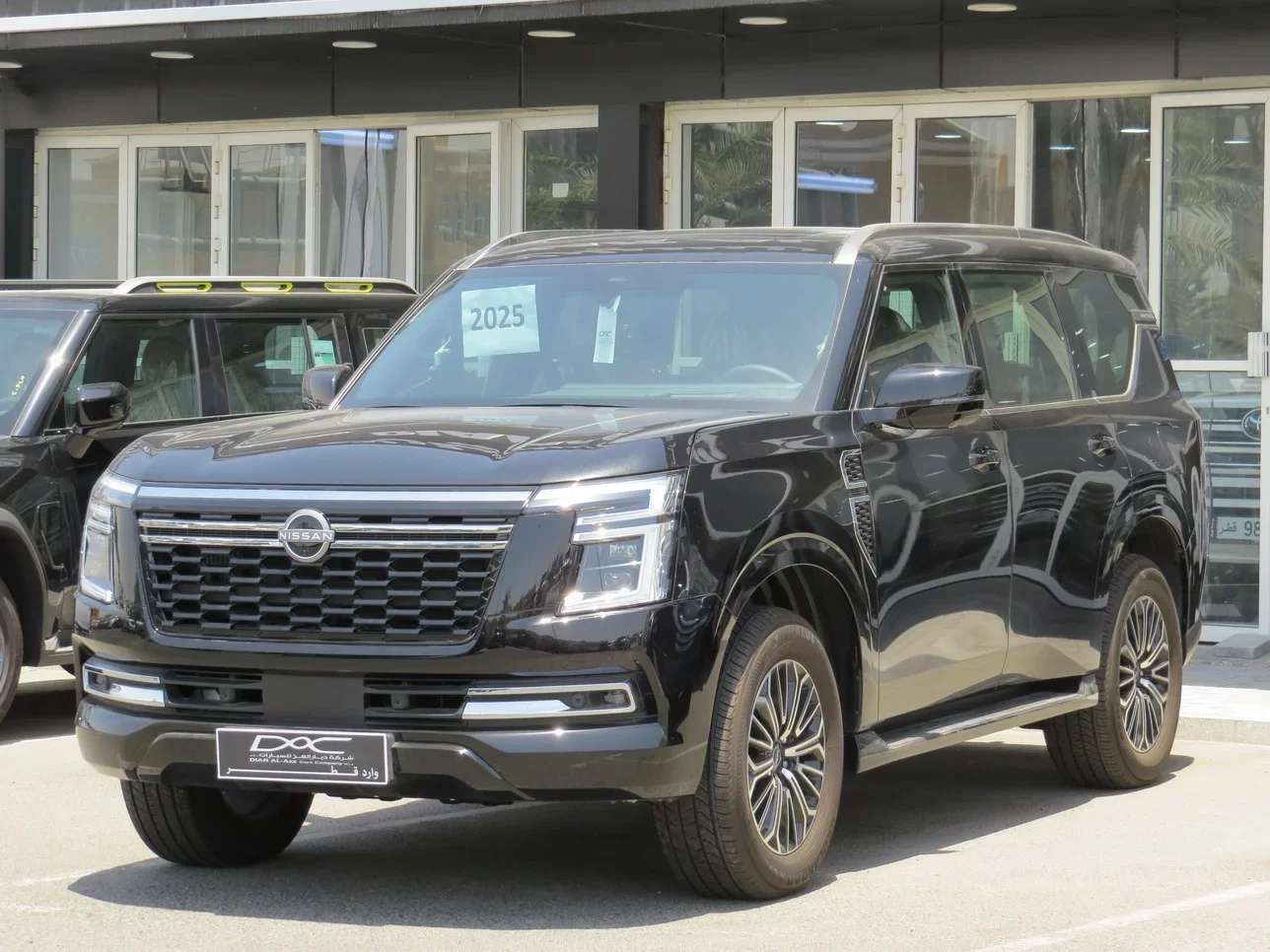 Nissan  Patrol  Platinum  2025  Automatic  1,800 Km  6 Cylinder  Four Wheel Drive (4WD)  SUV  Black  With Warranty