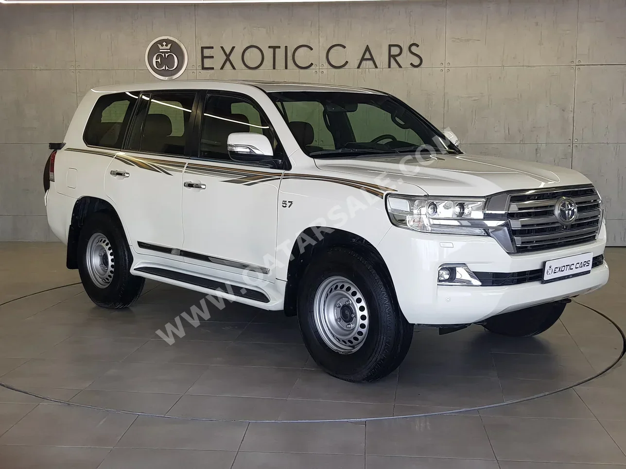 Toyota  Land Cruiser  VXR  2017  Automatic  159,000 Km  8 Cylinder  Four Wheel Drive (4WD)  SUV  White