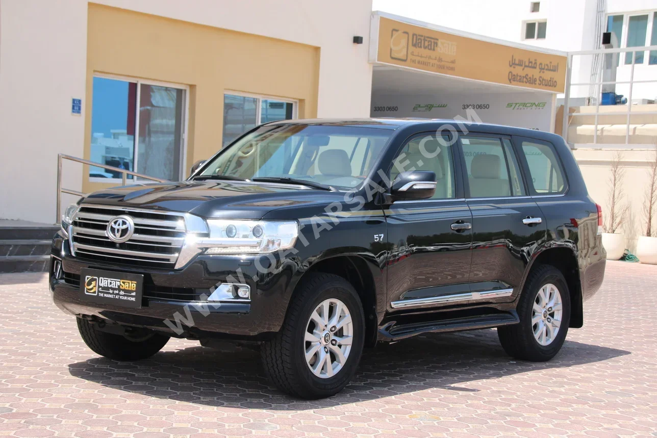 Toyota  Land Cruiser  VXR  2017  Automatic  255,000 Km  8 Cylinder  Four Wheel Drive (4WD)  SUV  Black