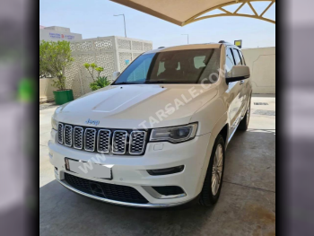 Jeep  Grand Cherokee  Summit  2017  Automatic  207,000 Km  8 Cylinder  Four Wheel Drive (4WD)  SUV  White