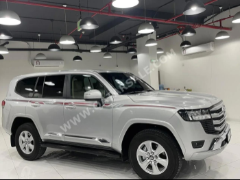 Toyota  Land Cruiser  GXR  2025  Automatic  14,000 Km  6 Cylinder  Four Wheel Drive (4WD)  SUV  Silver  With Warranty