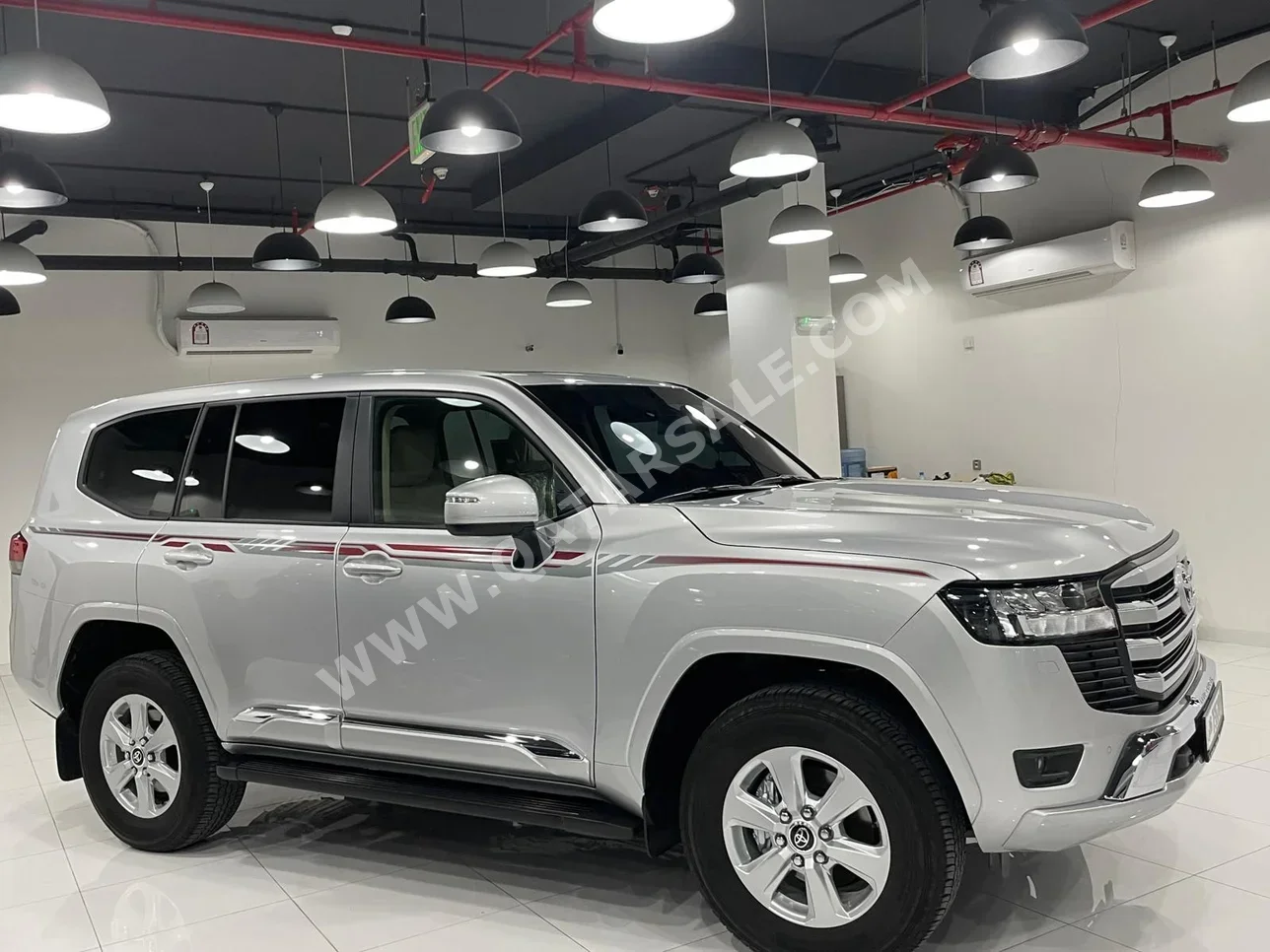 Toyota  Land Cruiser  GXR  2025  Automatic  14,000 Km  6 Cylinder  Four Wheel Drive (4WD)  SUV  Silver  With Warranty