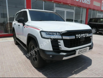 Toyota  Land Cruiser  GR Sport Twin Turbo  2022  Automatic  88,000 Km  6 Cylinder  Four Wheel Drive (4WD)  SUV  White