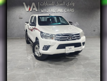 Toyota  Hilux  2022  Manual  173,000 Km  4 Cylinder  Four Wheel Drive (4WD)  Pick Up  White