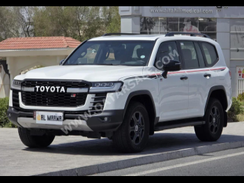 Toyota  Land Cruiser  GR Sport Twin Turbo  2023  Automatic  67,000 Km  6 Cylinder  Four Wheel Drive (4WD)  SUV  White  With Warranty