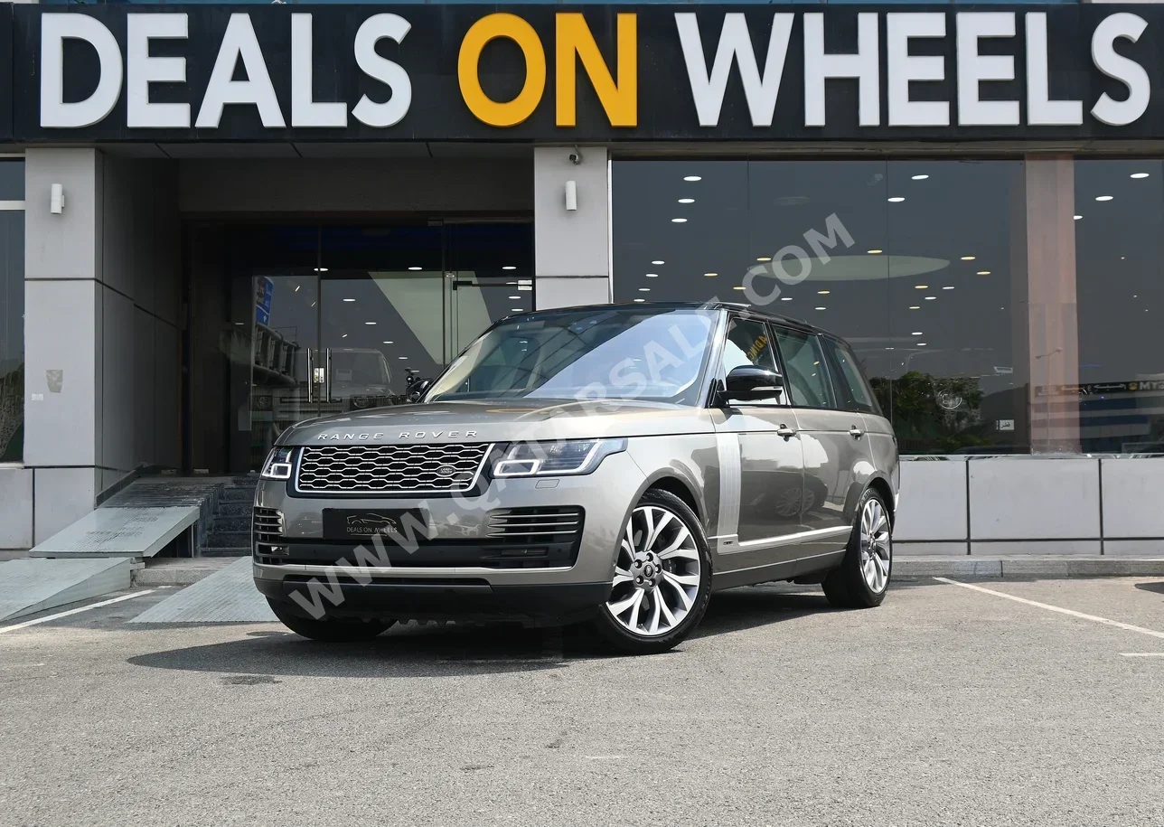 Land Rover  Range Rover  Vogue  2018  Automatic  74,000 Km  6 Cylinder  Four Wheel Drive (4WD)  SUV  Silver