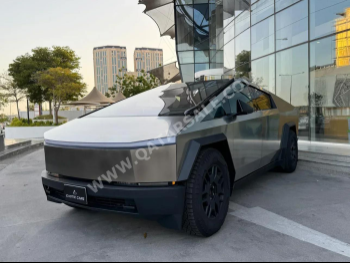 تسلا  سايبر تراك  فئة فاونديشن  2024  اوتوماتيك  400 كم  0 سلندر  دفع كلي مستمر  بيكب  ذهبي  تحت الضمان