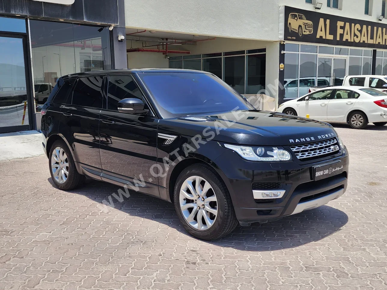 Land Rover  Range Rover  Sport  2016  Automatic  139,000 Km  8 Cylinder  Four Wheel Drive (4WD)  SUV  Black