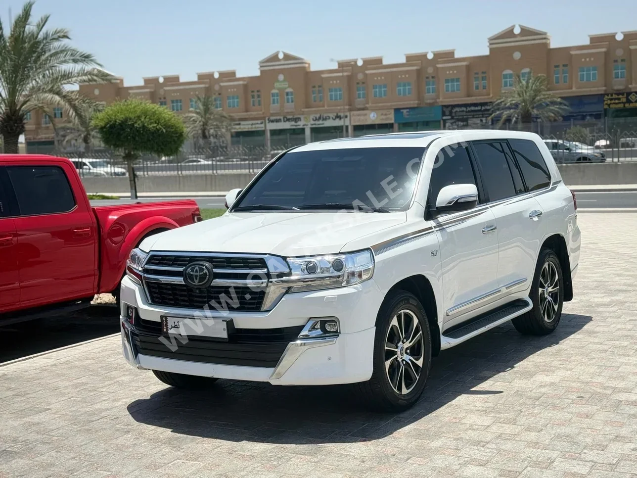 Toyota  Land Cruiser  VXR  2019  Automatic  199,000 Km  8 Cylinder  Four Wheel Drive (4WD)  SUV  White