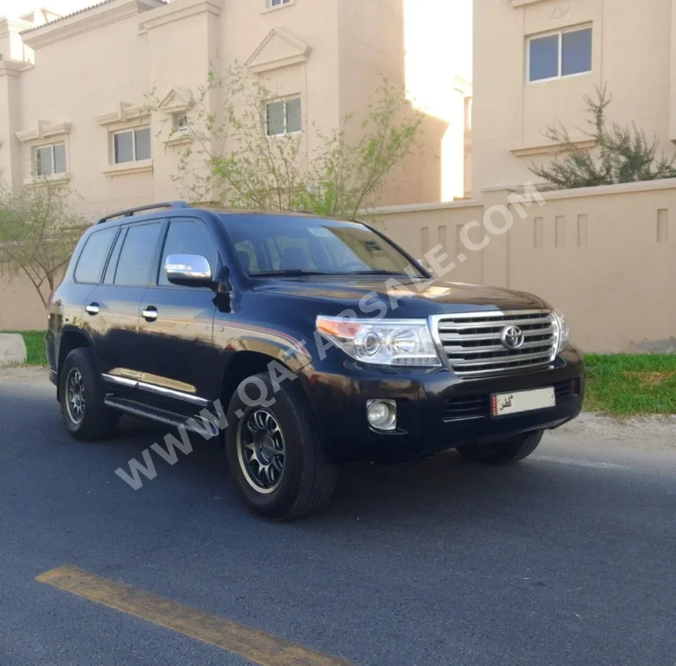 Toyota  Land Cruiser  GXR  2009  Automatic  421,000 Km  8 Cylinder  Four Wheel Drive (4WD)  SUV  Black