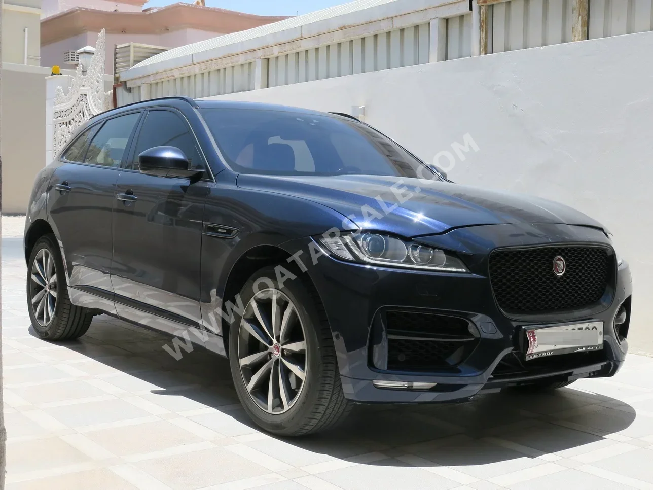 Jaguar  F-Pace  2017  Automatic  122,000 Km  6 Cylinder  Four Wheel Drive (4WD)  SUV  Dark Blue