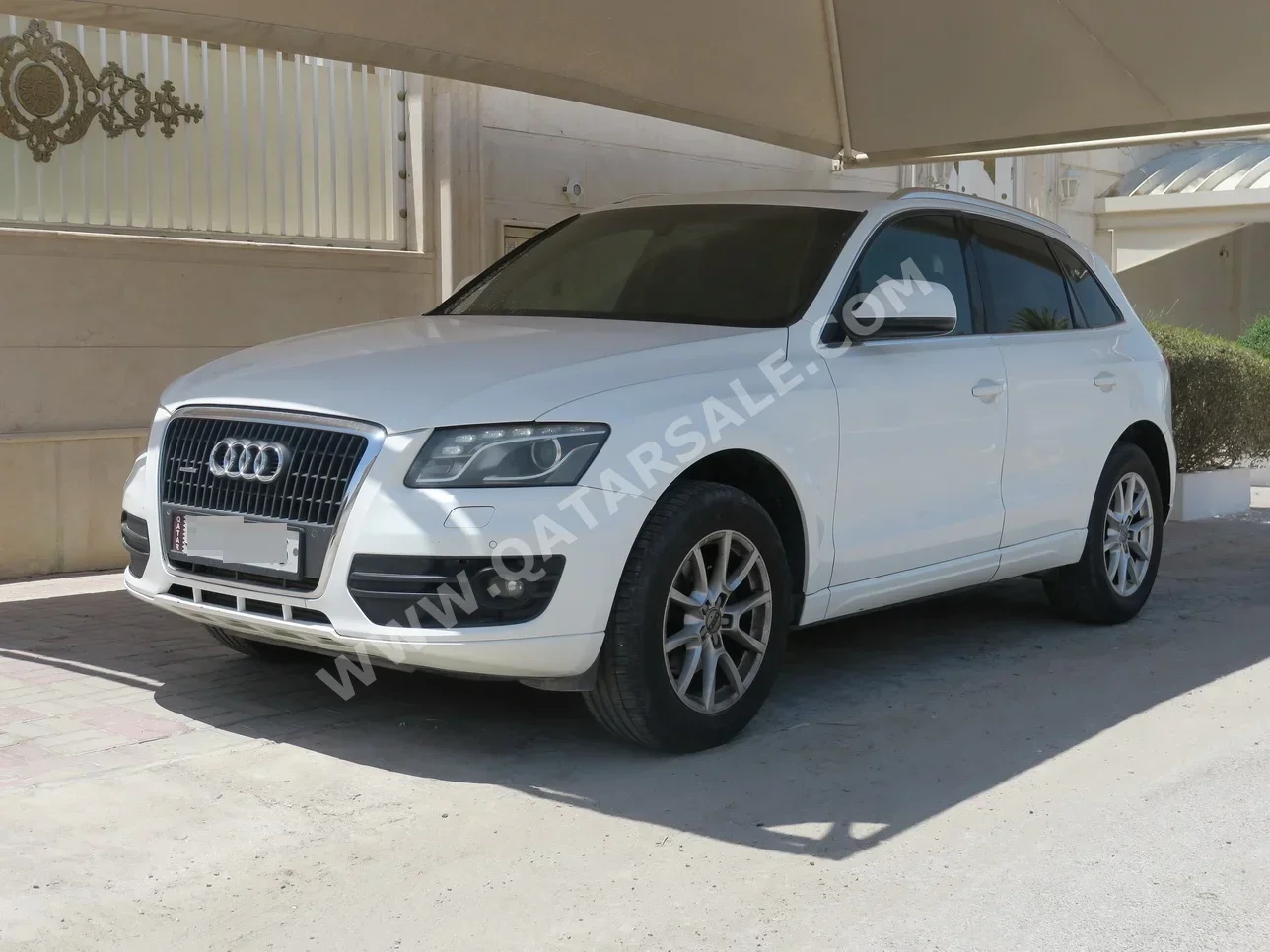 اودي  كيو 5  2.0 T  2013  اوتوماتيك  183,000 كم  4 سلندر  دفع رباعي  اس يو في  أبيض
