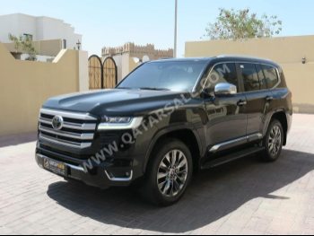 Toyota  Land Cruiser  VXR Twin Turbo  2023  Automatic  38,000 Km  6 Cylinder  Four Wheel Drive (4WD)  SUV  Black  With Warranty